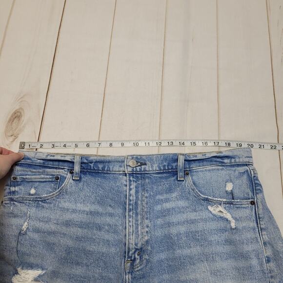 Abercrombie & Fitch the mom shorts high rise ripped distressed 16 - Picture 4 of 8